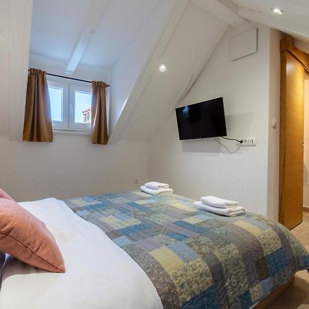 House Malena - Rooms Vis Zewnętrze zdjęcie