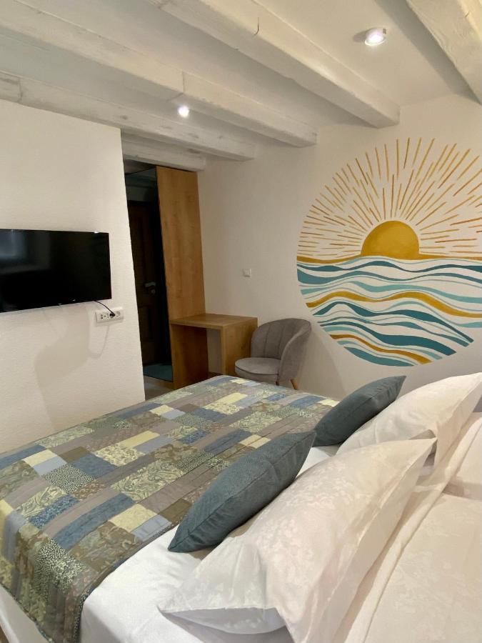 House Malena - Rooms Vis Zewnętrze zdjęcie